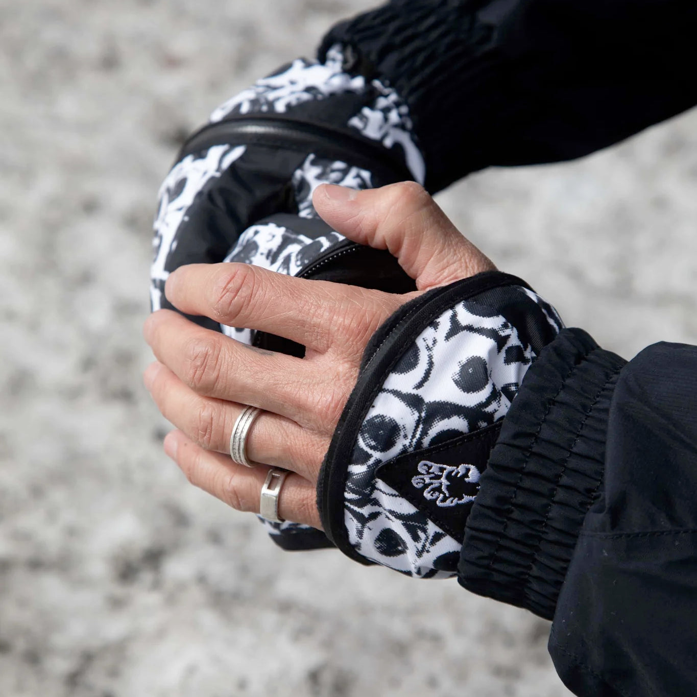 Deathgrip GHOUL GLOVE | Ski and Snowboard Mittens | ERIK'S