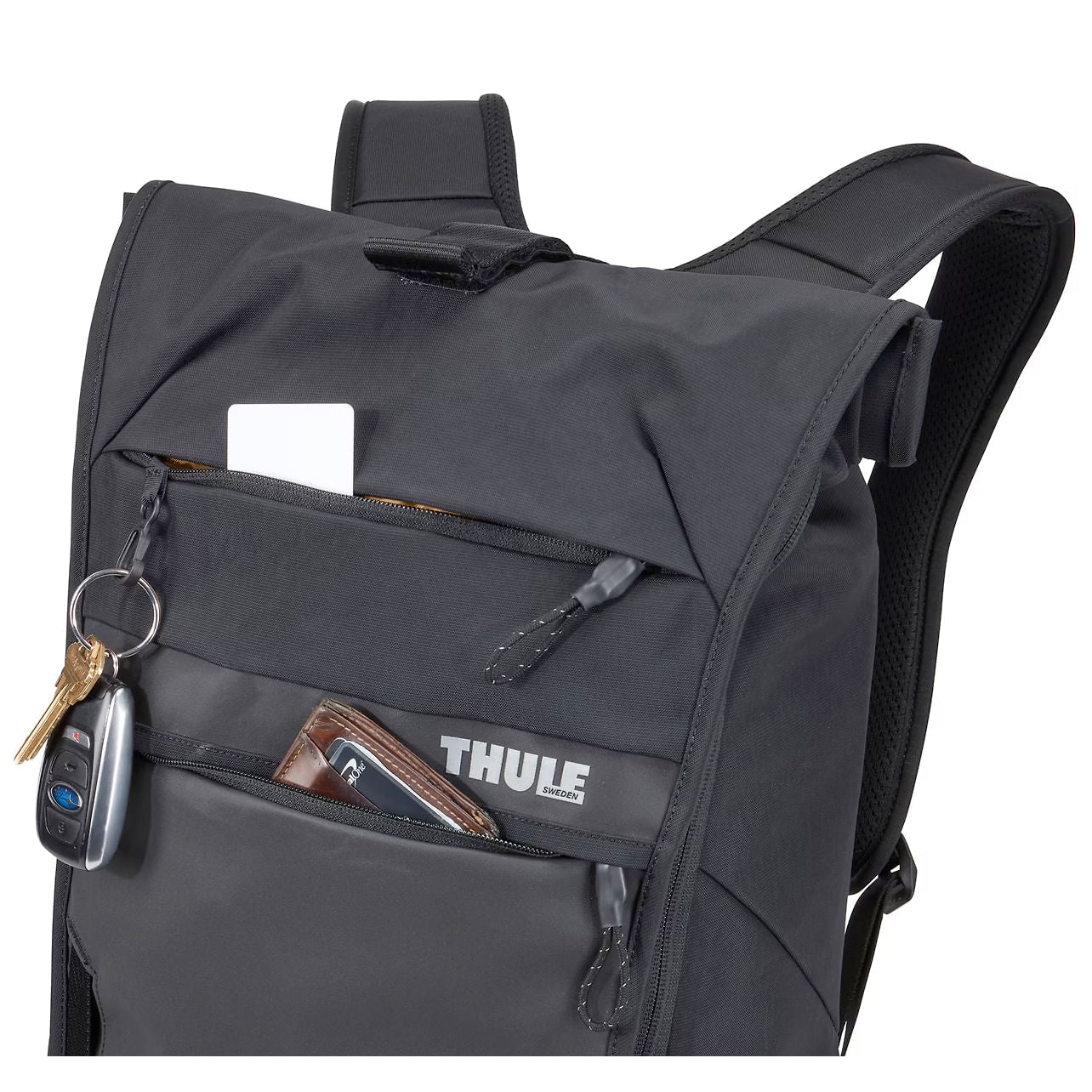 Thule Paramount Commuter Backpack, 20L in Green Thule Paramount Commuter Backpack, 20L in Green
